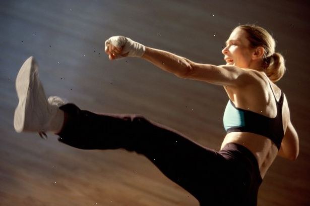 Hvordan bruke musikk i en cardio kickboxing trening. Tenk på din trening.