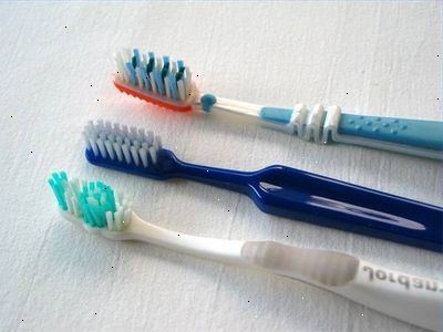 Hvordan velge en tannbørste. Bestem hvem som skal bruke tannbørsten.